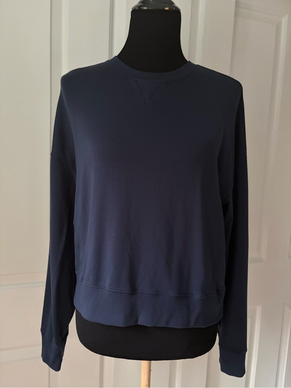 Travis Mathew Dark Navy Pullover Sweatshirt Medium